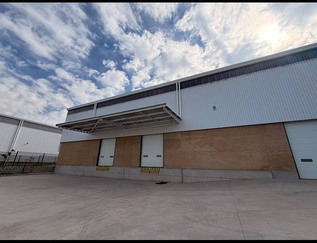 3,107M² WAREHOUSE TO LET IN AIRPORT PARK